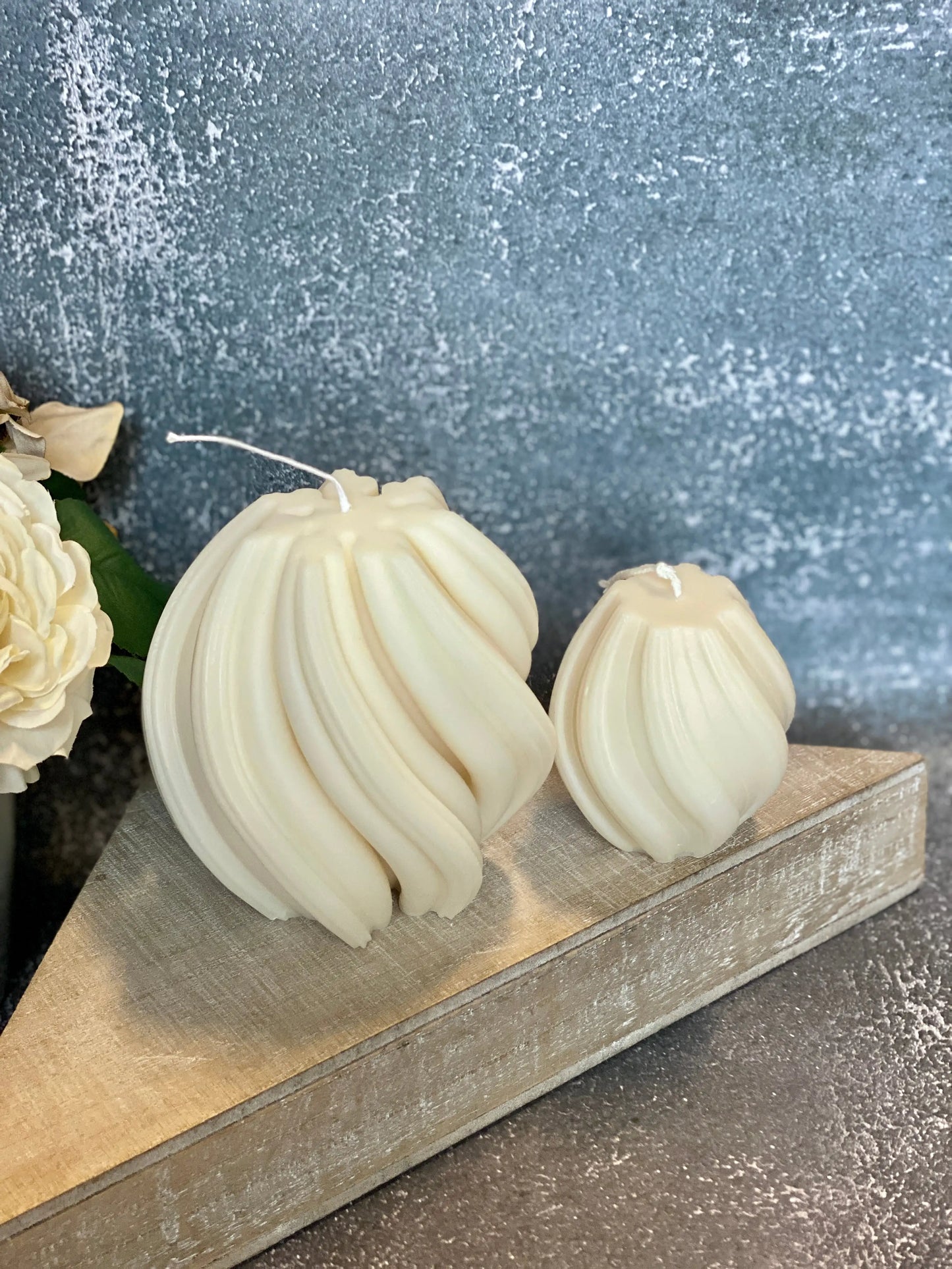 Ribbed Aesthetic Candle – Limited Artisan Edition