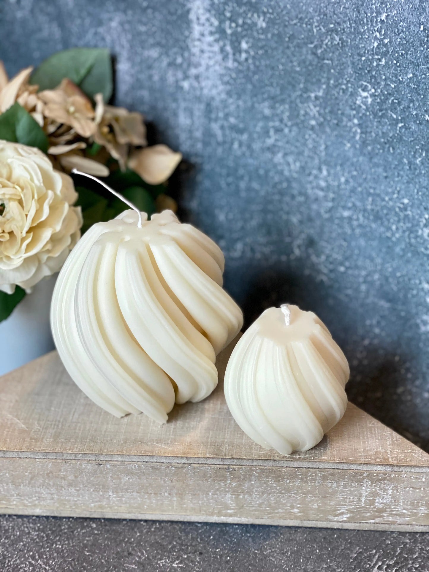 Ribbed Aesthetic Candle – Limited Artisan Edition
